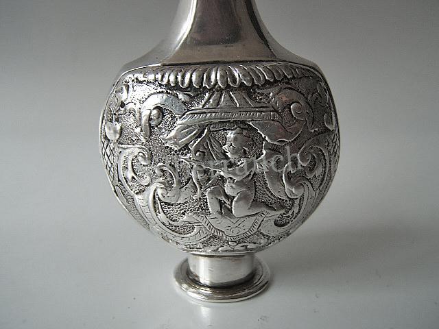 Pomander / Flakon aus Silber, 18. Jahrhundert