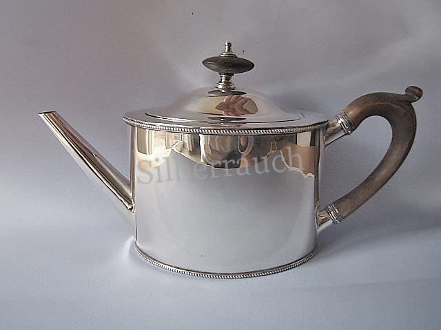 Feine klassizistische Teekanne aus Sterling Silber, London 18. Jahrhundert